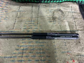 Амортизатор багажника MITSUBISHI outlander 2010