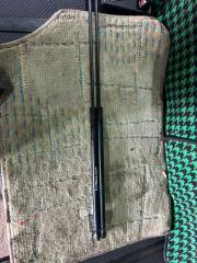 Амортизатор багажника Toyota Camry 2006