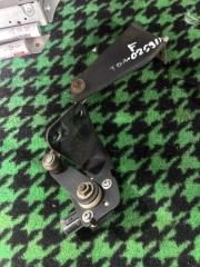 Датчик положения кузова передний SUZUKI ESCUDO 2012 контрактная Датчик положения кузова передний SUZUKI ESCUDO 2012