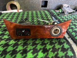 Кнопка обогрева сидений Toyota HARRIER 2006