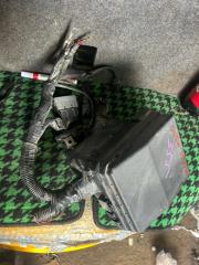 Блок предохранителей под капот MITSUBISHI Outlander 2006