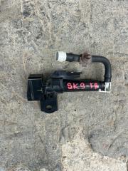 Фото запчасти форсунка омывателя фар правая Subaru Forester 2018 контрактная запчасть Запчасть форсунка омывателя фар правая Subaru Forester 2018