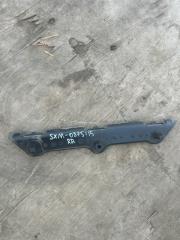 Фото запчасти крепление бампера заднее правое Toyota Gaia 1998 контрактная запчасть Запчасть крепление бампера заднее правое Toyota Gaia 1998