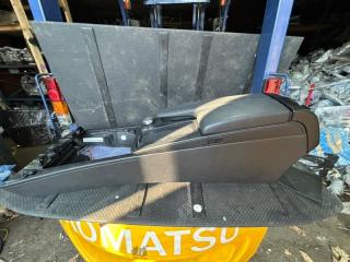 Фото запчасти бардачок между сидений Mercedes-Benz C-Class 2012 контрактная запчасть Запчасть бардачок между сидений Mercedes-Benz C-Class 2012