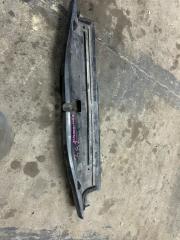 Запчасть накладка на рамку радиатора Toyota Prius 2016