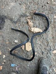 Фото запчасти уплотнительная резинка капота передняя BMW X1 2014 контрактная запчасть Запчасть уплотнительная резинка капота передняя BMW X1 2014