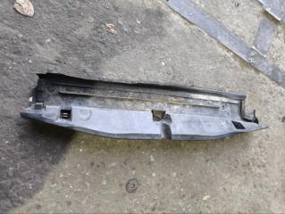 Запчасть накладка на рамку радиатора Toyota Prius 2016