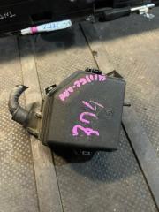 Блок предохранителей под капот Toyota Camry 2012