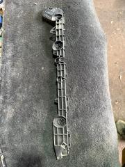 Крепление бампера заднее правое Toyota Prius 2016