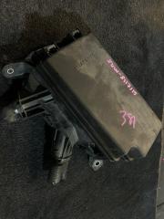 Блок предохранителей под капот Toyota Prius 2016