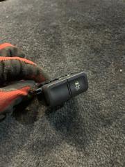 Кнопка OFF Toyota Prius 2016