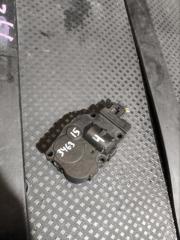 Сервопривод заслонок печки Mercedes-Benz C-Class 2012 контрактная Сервопривод заслонок печки Mercedes-Benz C-Class 2012