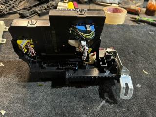 Блок предохранителей под капот Mercedes-Benz C-Class 2012