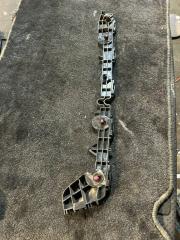 Крепление бампера заднее правое Toyota Prius 2016