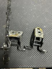 Петля двери передняя правая HONDA VEZEL 2013