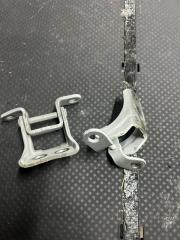 Петля двери передняя правая HONDA VEZEL 2014