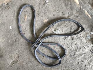 Уплотнительная резинка дверей задняя левая SUZUKI ESCUDO 2011 контрактная Уплотнительная резинка дверей задняя левая SUZUKI ESCUDO 2011