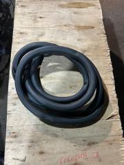 Запчасть уплотнительная резинка двери багажника Volkswagen TIGUAN 2011