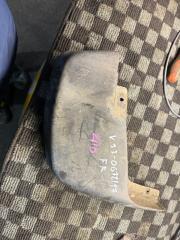 Брызговик передний правый MITSUBISHI PAJERO 2011