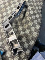 Запчасть крепление бампера заднее правое Volkswagen TIGUAN 2011