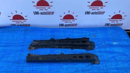 Балка подвески передняя правая LEXUS HS250h 2010