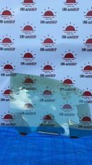 Стекло двери переднее правое TOYOTA VOXY 2014