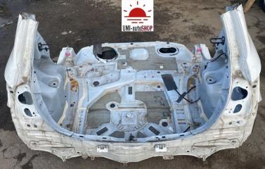 Rear cut TOYOTA VITZ