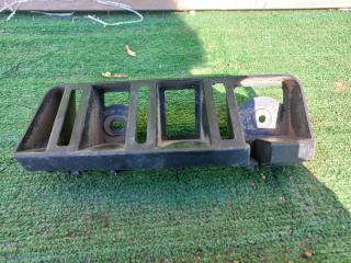 Фото запчасти крепление бампера заднее левое SKODA RAPID 2012- Б/У запчасть Запчасть крепление бампера заднее левое SKODA RAPID 2012-