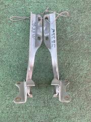 Запчасть петли капота SUZUKI JIMNY 1998