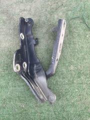 Фото запчасти петля капота левая SSANGYONG KYRON 2005-2015 Б/У запчасть Запчасть петля капота левая SSANGYONG KYRON 2005-2015