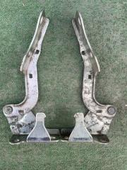 Фото запчасти петли капота HYUNDAI TUCSON 2004-2009 Б/У запчасть Запчасть петли капота HYUNDAI TUCSON 2004-2009