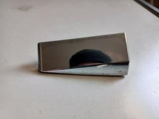 Запчасть накладка на крыло правая VOLKSWAGEN TOUAREG 2018-