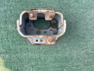 Запчасть кронштейн усилителя бампера передний правый NISSAN LIBERTY