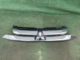 Решетка радиатора MITSUBISHI OUTLANDER 2015-