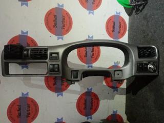 Запчасть консоль панели приборов ISUZU WIZARD 2000