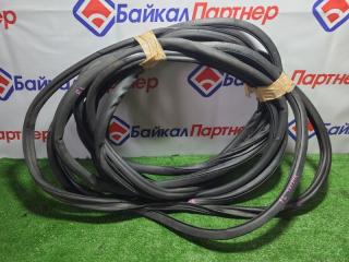 Уплотнитель двери VOLKSWAGEN Tiguan 2008