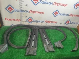 Уплотнитель двери SUBARU IMPREZA 2002