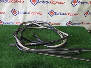 Уплотнитель двери TOYOTA CAMRY 2011