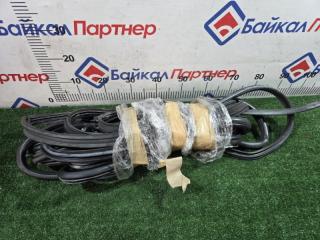 Уплотнитель двери TOYOTA COROLLA FIELDER 2013