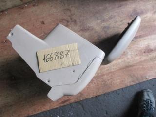 Подлокотник TOYOTA LAND CRUISER UZJ100 1 ракурс Подлокотник TOYOTA LAND CRUISER UZJ100 1 ракурс