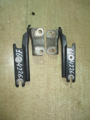 Петля капота MAZDA FAMILIA BHALP 1 ракурс Петля капота MAZDA FAMILIA BHALP 1 ракурс