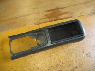 Подлокотник  MITSUBISHI   DIAMANTE   F36A        3 ракурс