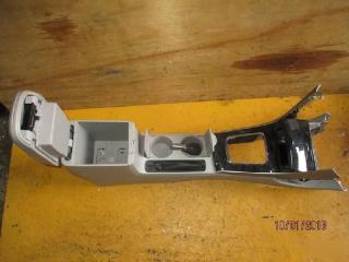 Подлокотник  TOYOTA   COROLLA AXIO   ZRE142        2 ракурс