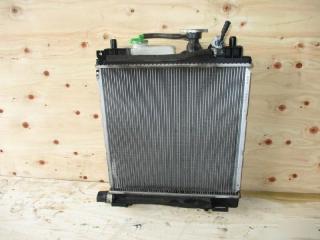 Радиатор основной NISSAN MOCO MG33S R06A 1 ракурс Радиатор основной NISSAN MOCO MG33S R06A 1 ракурс