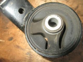 Подушка двигателя левая передняя  SUBARU   PLEO+   RA1   EN07     2 ракурс