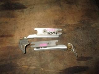 Петля капота MAZDA FAMILIA BHA8P 1 ракурс Петля капота MAZDA FAMILIA BHA8P 1 ракурс