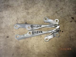Петля капота TOYOTA VITZ NCP15 1 ракурс Петля капота TOYOTA VITZ NCP15 1 ракурс