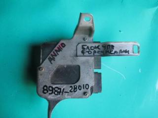 Блок управления форсунками  TOYOTA   ISIS   ANM10      8987128010  2 ракурс
