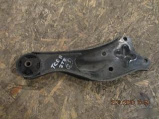 Подушка двигателя задняя  TOYOTA   ESTIMA   TCR11   2TZ     2 ракурс
