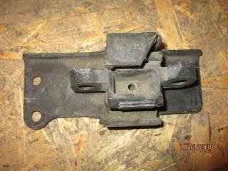 Подушка двигателя  NISSAN   PRESAGE   PU31   VQ35     2 ракурс